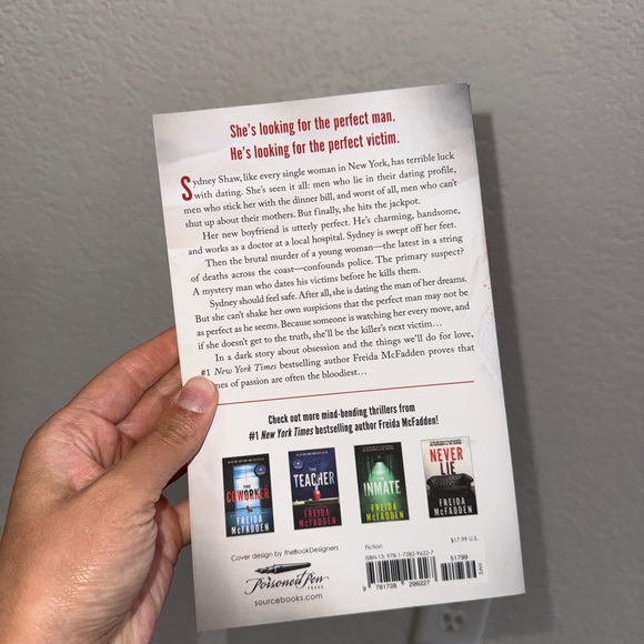 Freida McFadden Thriller Book Set - Picture 10 of 16